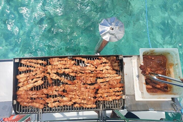 Mauritius East Coast Cataspeed Five-Islands Speedboat Adventure with BBQ Lunch photo 5