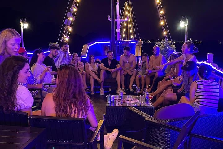 Halong Oasis Bay Party Cruise — 2-Day Overnight with Kayaking, Trampoline & Nightlife photo 4