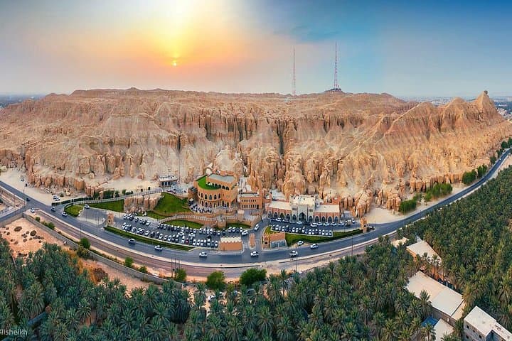Al Ahsa Oasis 2-Day Trip: Oasis Farms, Qarah Caves & Desert Safari