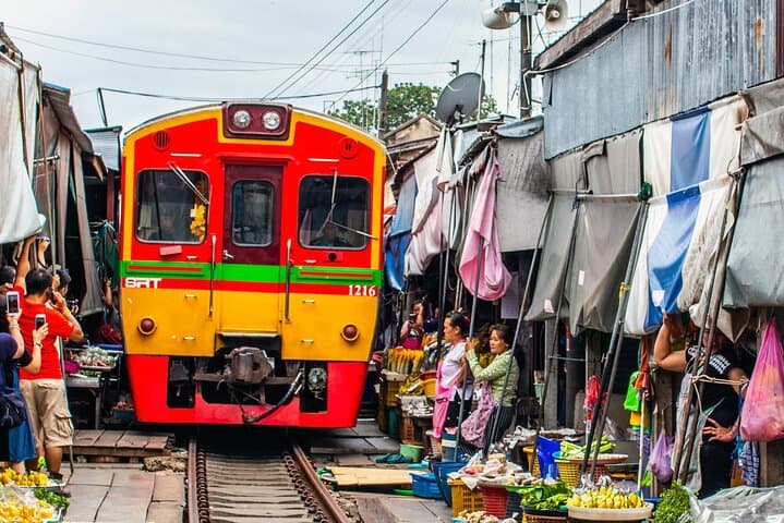 Bangkok Floating Market & Maeklong Train Market Day Trip — Damnoen Saduak Canals