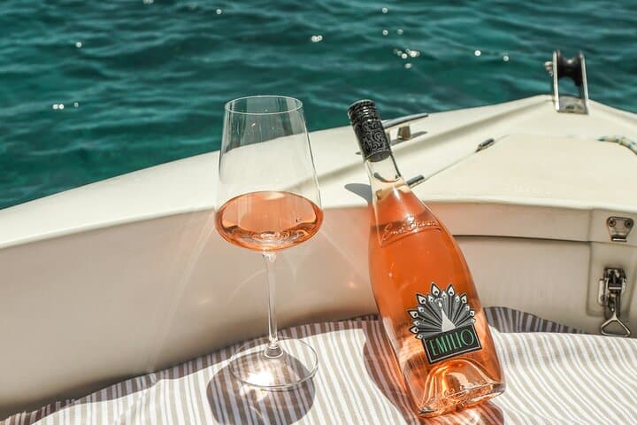 Sunset Wine Tasting Along the Sorrento Coast: A Boat Aperitivo