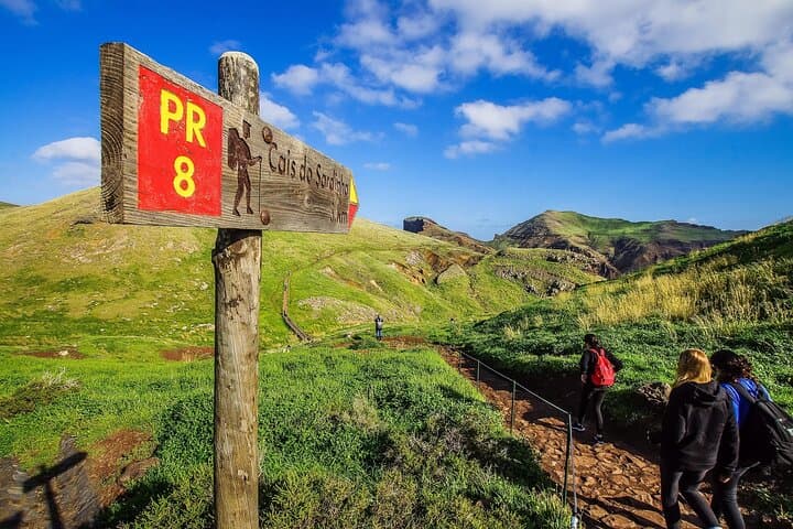 Madeira Hiking Holiday: 8-Day Guided Hikes from Funchal