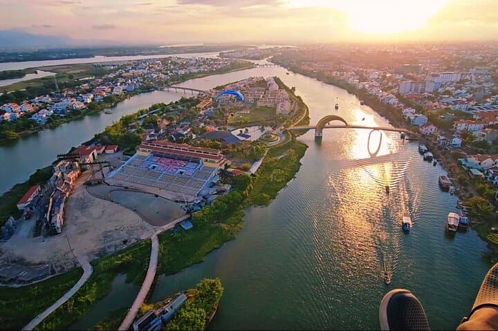 Hoi An Coastal Paragliding: Tandem Flight Over Ancient Town and Sea photo 3