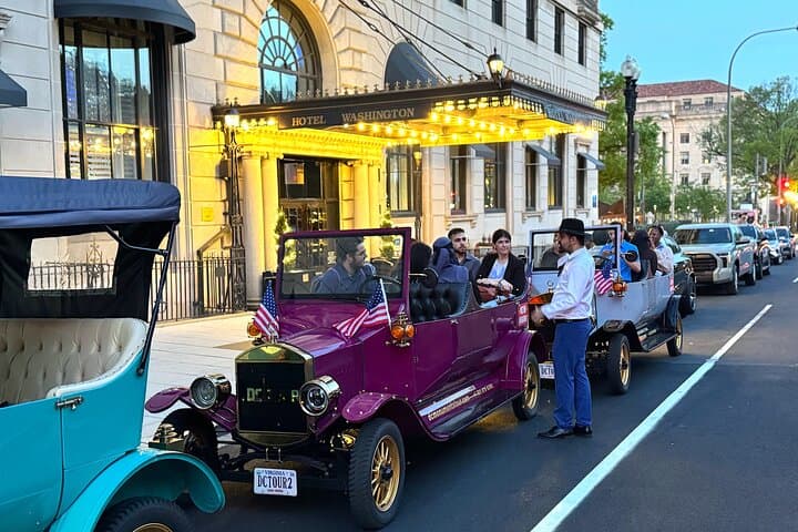Washington DC Moonlight Tour by E-Cart or Vintage Car — Private 2-Hour City Tour
