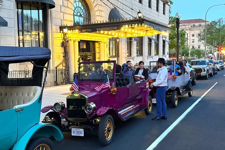 Day & Night Washington DC Vintage Car Monuments Tour photo 3