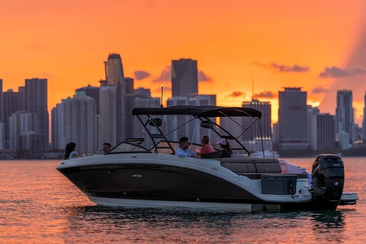 Private Miami Boat Charter: Bayside to Biscayne Bay & Star Island photo 5