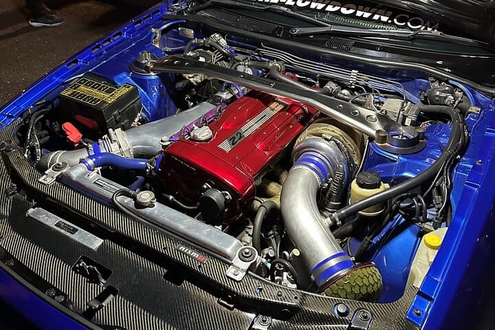 Midnight Wangan Attack: Ride a Nissan GTR R35 Through Tokyo's JDM Night Rally photo 2