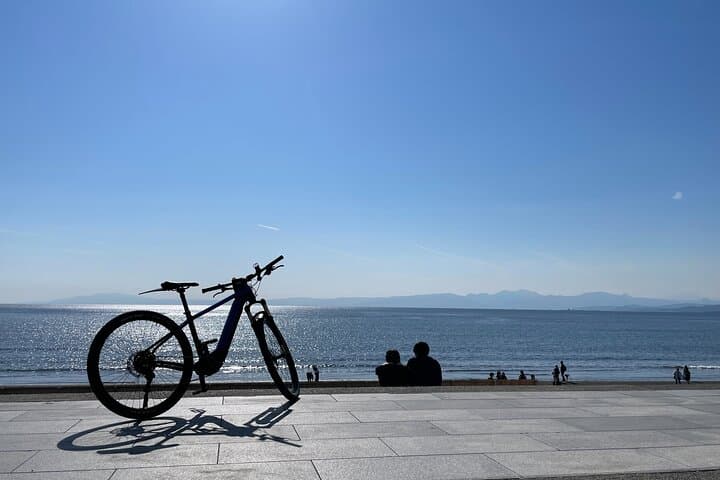 Kamakura Old Capital E-Bike Tour: Temples, Bamboo & Coastal Rides photo 5