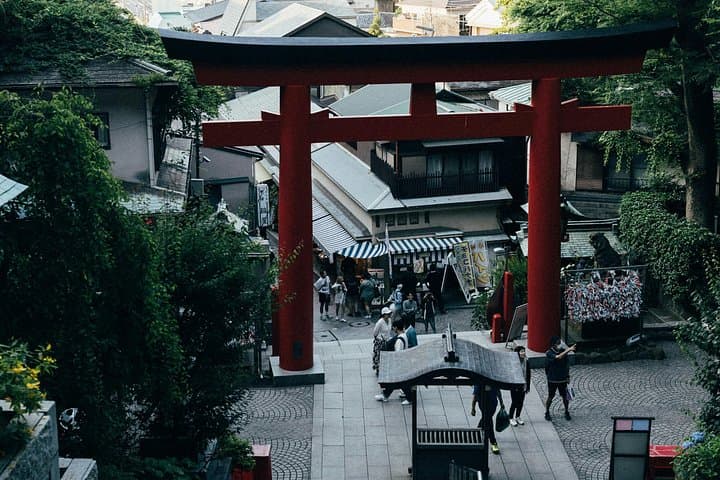 Enoshima Island Full-Day Private Tour — Sea Candle, Shrines & Coastal Caves photo 4