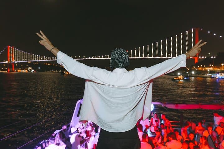 Istanbul Bosphorus Boat Party: Dance Between Continents on a Night Cruise