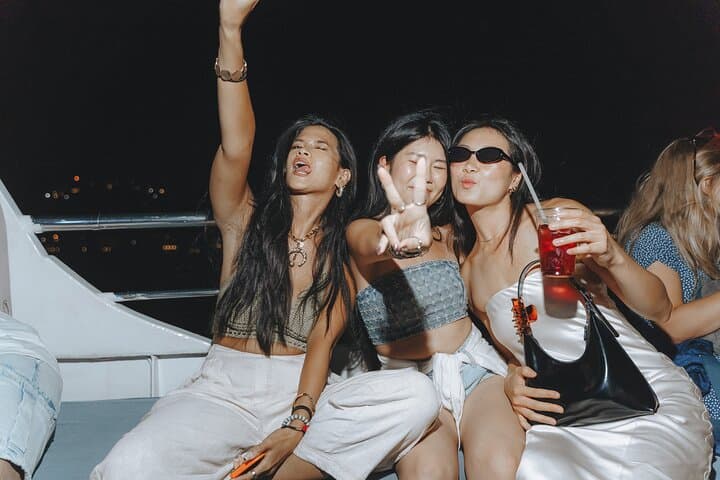 Istanbul Bosphorus Boat Party: Dance Between Continents on a Night Cruise photo 6