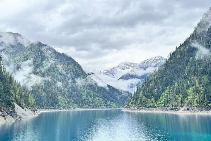 5-Day Private Sichuan Tour: Jiuzhaigou, Huanglong & Mount Siguniang Adventure photo 1