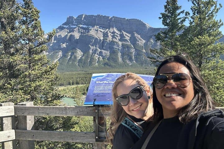 Banff to Moraine Lake & Lake Louise: Budget-Friendly Shuttle Guide photo 5