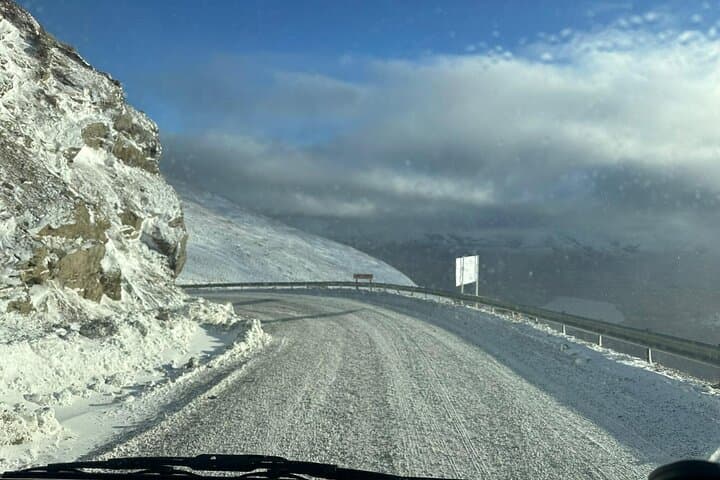 One-Way Transfer to Remarkables or Coronet Peak | Quick Snow-Day Shuttle from Queenstown photo 2