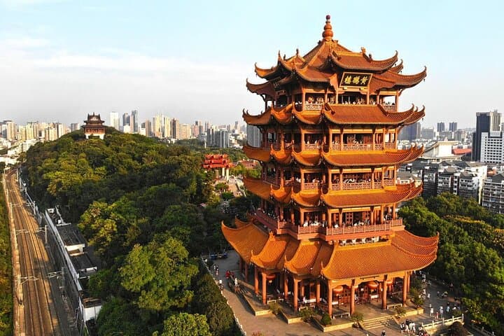 Wuhan in a Day: Yellow Crane Tower, Yangtze Bridge & Breakfast Streets