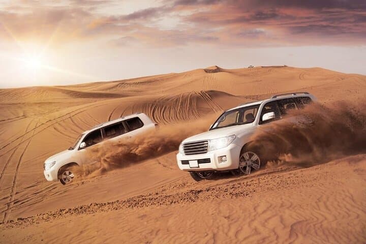 Sunrise Dunes: Private Morning Desert Safari in Dubai with Breakfast