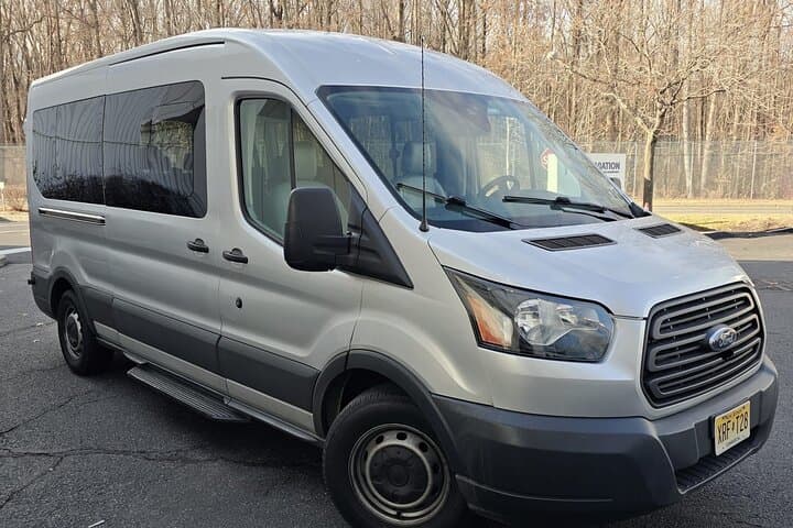 Private 10-Passenger Van: Times Square to Newark (EWR) Airport Transfer photo 2