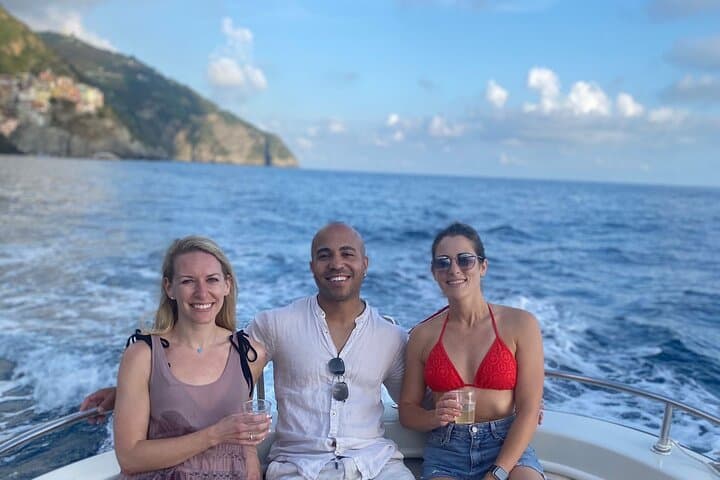Cinque Terre Sunset Boat Tour & Swim — Riomaggiore to Monterosso photo 6