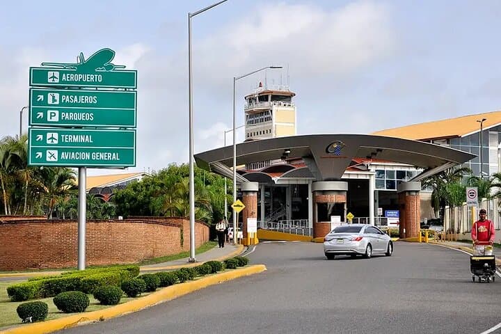 Private Airport Transfer from Gregorio Luperón (POP) to Puerto Plata — Comfortable Shuttle Service photo 2