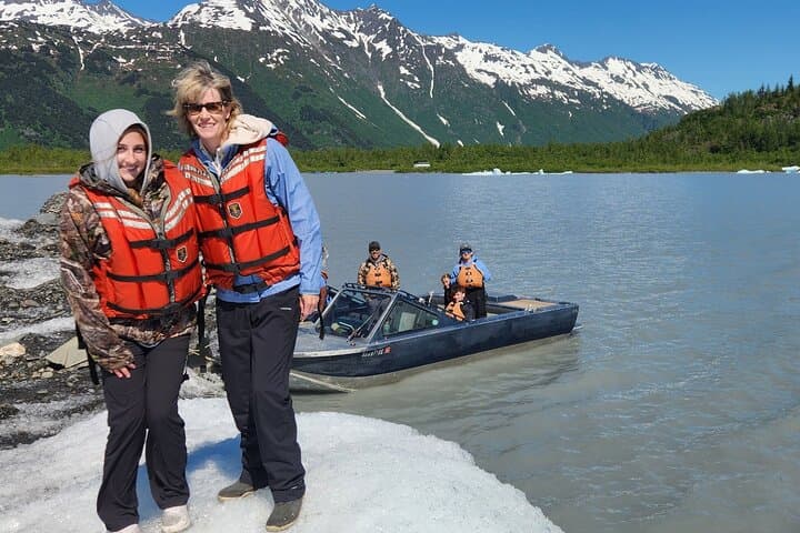Private Spencer Glacier Jetboating: Jetboat to Icebergs from Portage