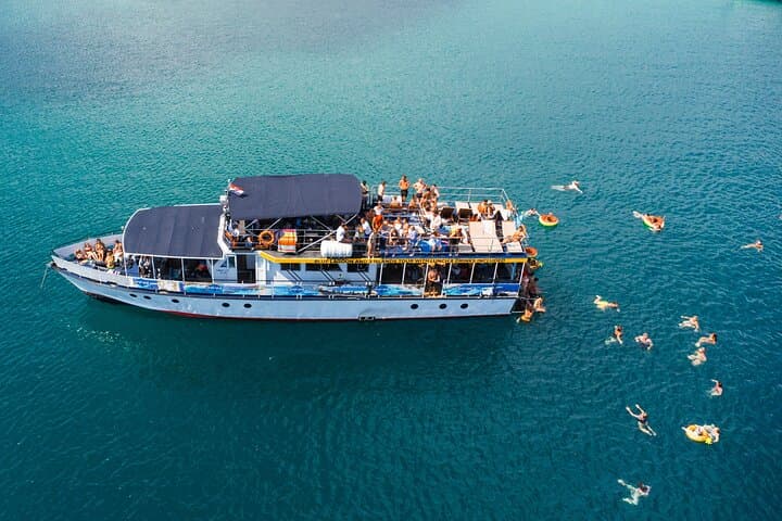 Blue Lagoon & Šolta Island Boat Tour from Split — Swim, Snorkel & Lunch photo 4