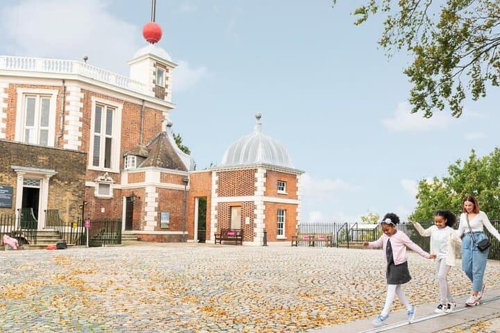 London Greenwich Day Tour: Royal Observatory, O2 & Thames Cable Car photo 4