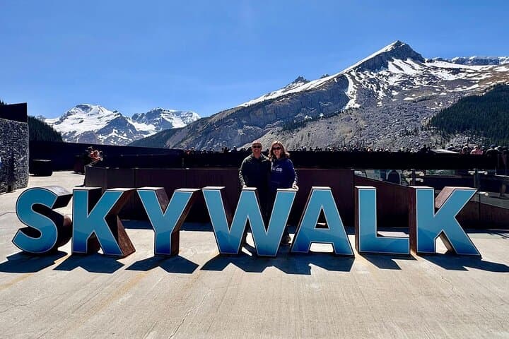 Private Spanish Tour to the Columbia Icefields from Calgary — Ice Explorer & Skywalk photo 2