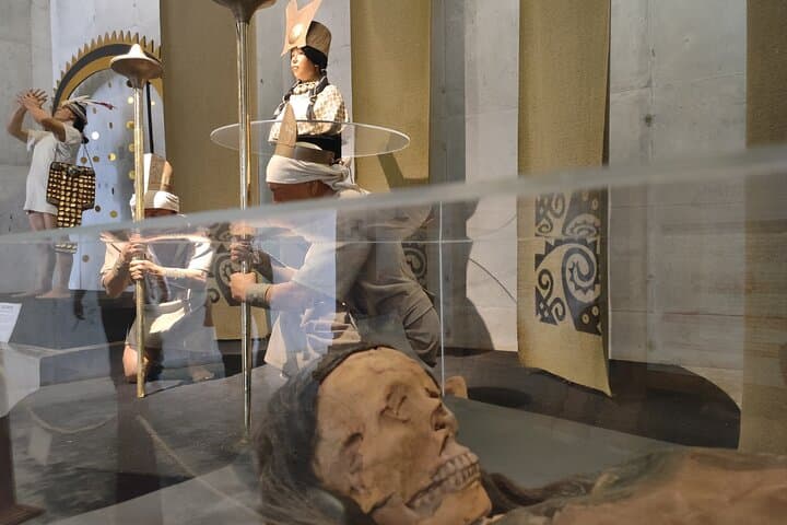 Explore-the-Lady-of-Cao-El-Brujo-Private-Archaeological-Tour-and-Huanchaco-Visit