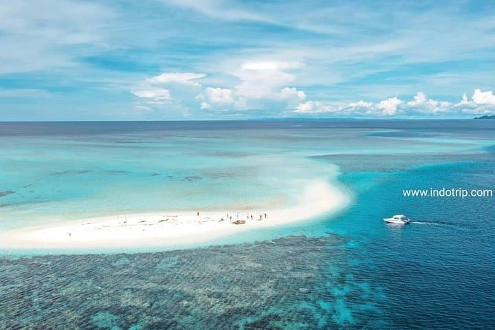 4-Day Raja Ampat Snorkeling & Island Tour from Sorong — Piaynemo, Kabui & Kali Biru photo 3
