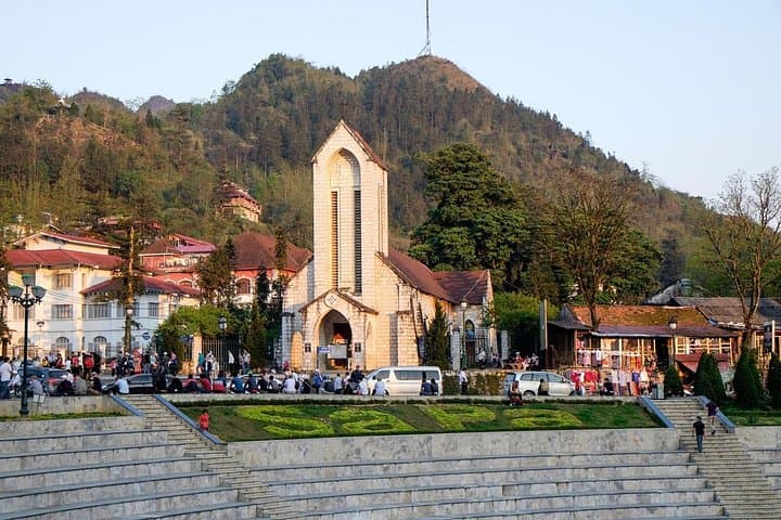 Sapa 2-Day Escape: Cat Cat Village & Fansipan Peak by Cable Car photo 1
