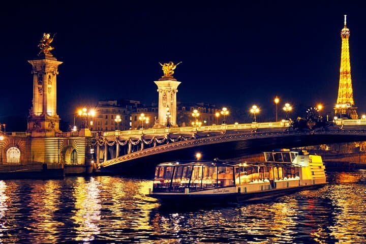 Seine Dinner Cruise with Champagne and Window Seating: Evening River Tour in Paris photo 4