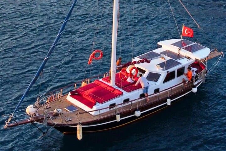 Private Bodrum Boat Tour: Snorkel Aegean Coves & Bays