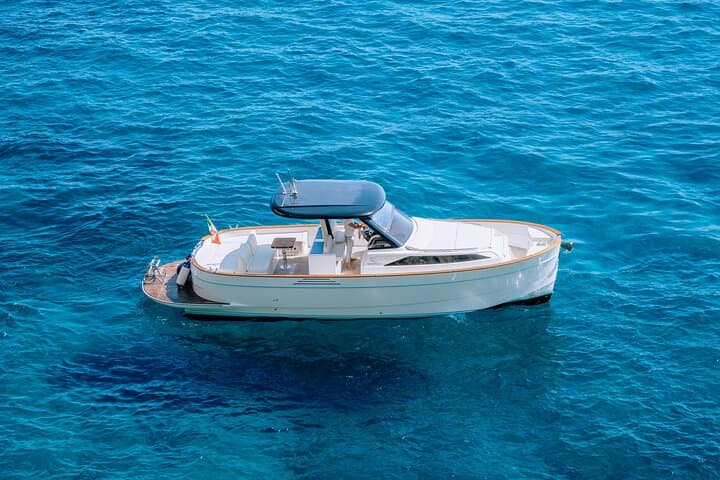 Private Gozzo Tour to Capri, Faraglioni & Blue Grotto from Positano