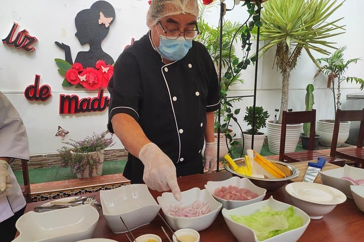 Ceviche & Pisco Tour from Salaverry: Chan Chan, Huanchaco Market & Cooking Class