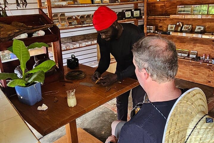 Exploring Dominican Traditions: Coffee, Cocoa, and Cigar Experience photo 3