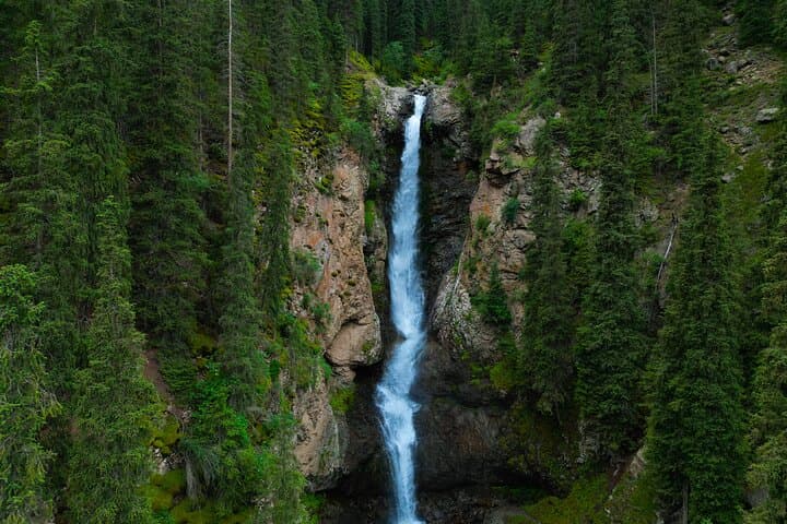 Highlights of Kyrgyzstan: 5-Day Issyk‑Kul, Altyn‑Arashan & Cultural Tour