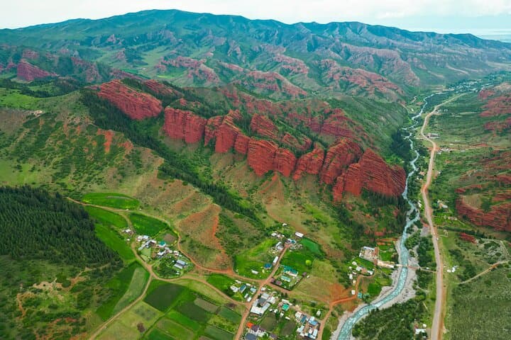Highlights of Kyrgyzstan: 5-Day Issyk‑Kul, Altyn‑Arashan & Cultural Tour photo 4