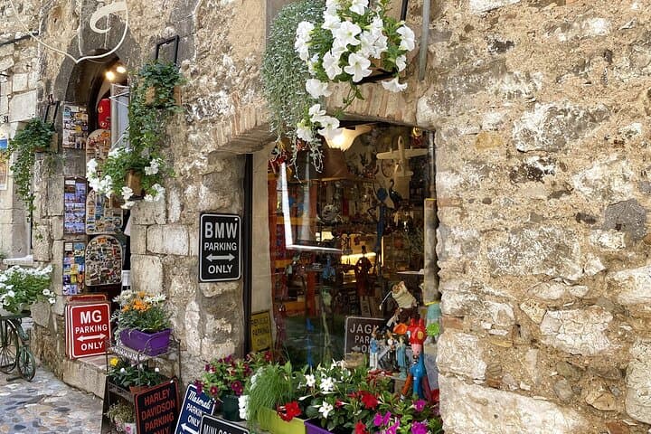 Electric Riviera Escape: Saint-Paul-de-Vence, Cannes & Antibes in a Renault E-Tech photo 2