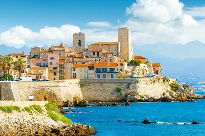 Electric Riviera Escape: Saint-Paul-de-Vence, Cannes & Antibes in a Renault E-Tech photo 4