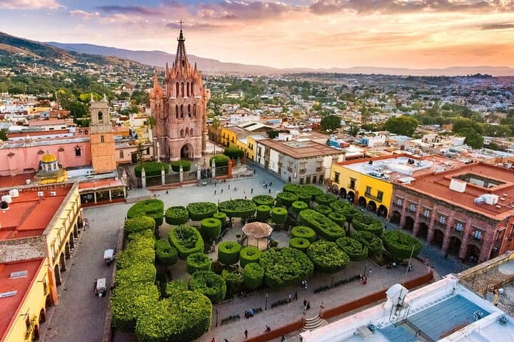 Cheese and Wine Route: Opal Mines, Vineyards & San Miguel de Allende Tour photo 2