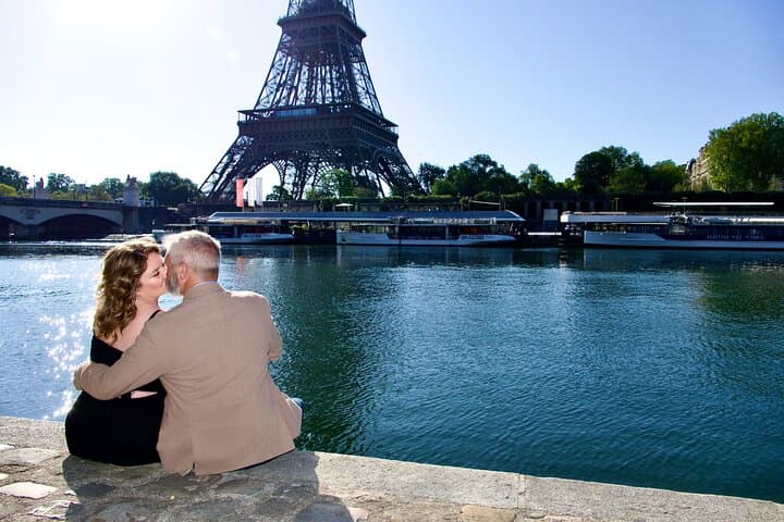 Private Photoshoot at the Eiffel Tower — Professional Session from Trocadéro photo 5