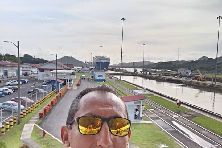 Panama Canal & Casco Viejo Private Tour — Locks, Causeway and City Highlights photo 4