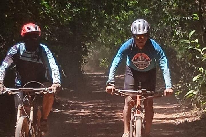 Overnight at Masia Arameni: Hike, Kayak and MTB Around Umécuaro photo 1