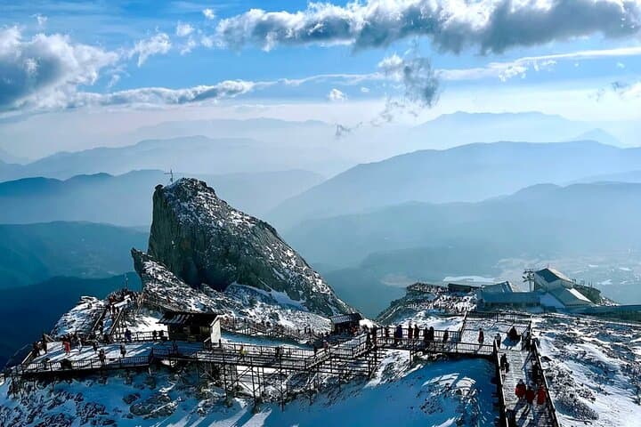 Jade Dragon Snow Mountain Small-Group Tour: Glacier Park & Blue Moon Valley photo 2
