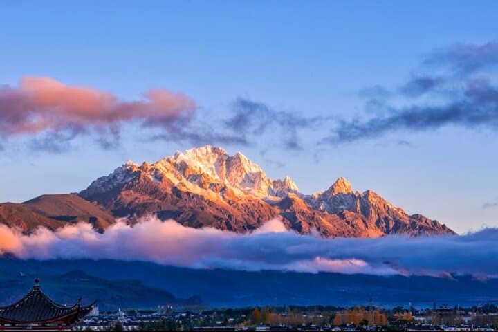 Jade Dragon Snow Mountain Small-Group Tour: Glacier Park & Blue Moon Valley photo 3