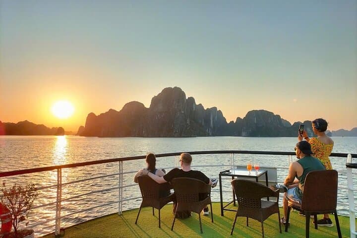 5-Day North Vietnam Highlights: Ninh Binh & Ha Long Bay