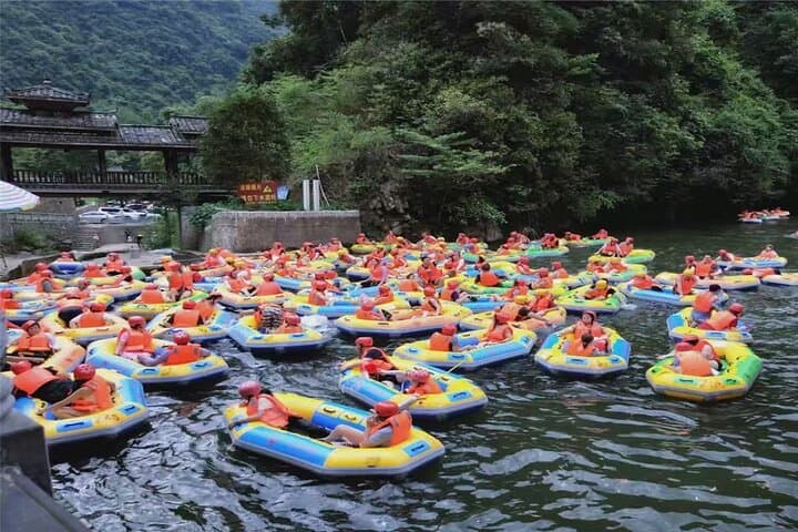 Dragon Neck River Rafting in Yangshuo — 6km Drift Through Karst Canyons photo 2