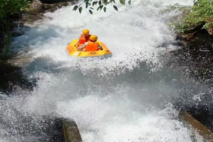 Dragon Neck River Rafting in Yangshuo — 6km Drift Through Karst Canyons photo 4