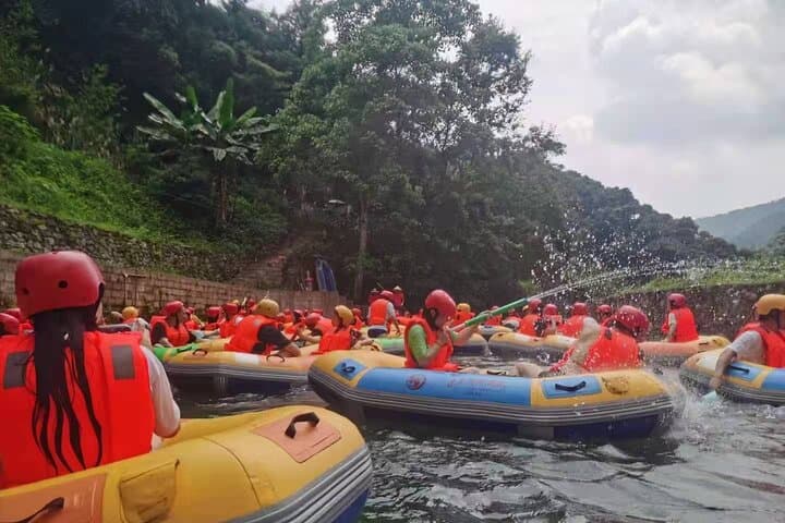 Dragon Neck River Rafting in Yangshuo — 6km Drift Through Karst Canyons photo 5