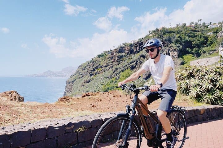 E‑Bike Coastal Road Ride: Funchal to Garajau – Self‑Guided 3‑Hour Tour
